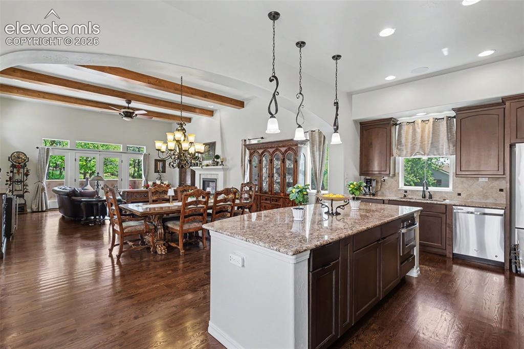 Image 9 of 44: Kitchen