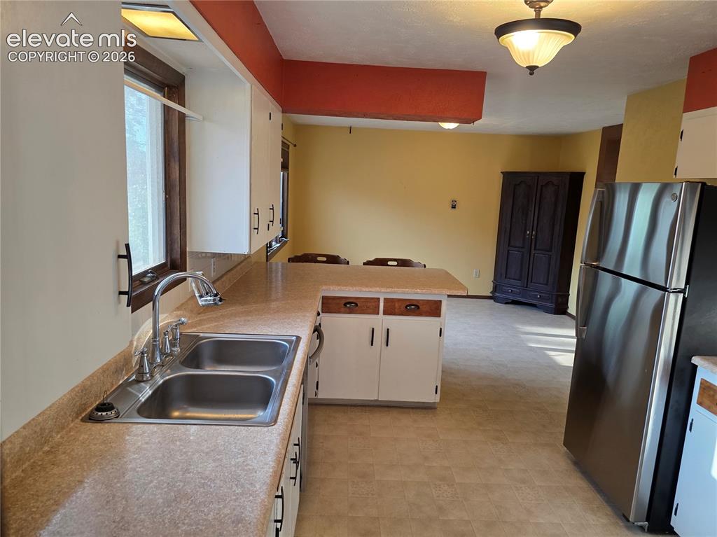Image 21 of 21: Kitchen