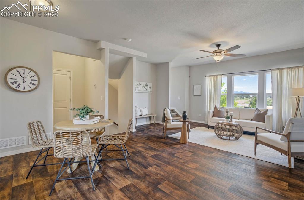 Image 10 of 36: Dining Area