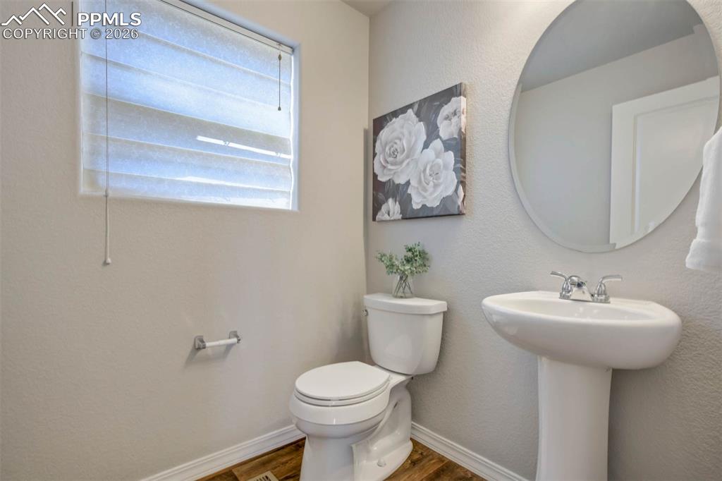 Image 17 of 36: Bathroom