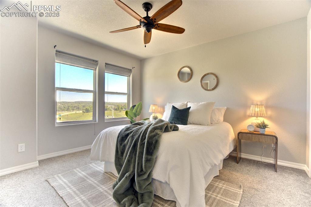 Image 18 of 36: Bedroom