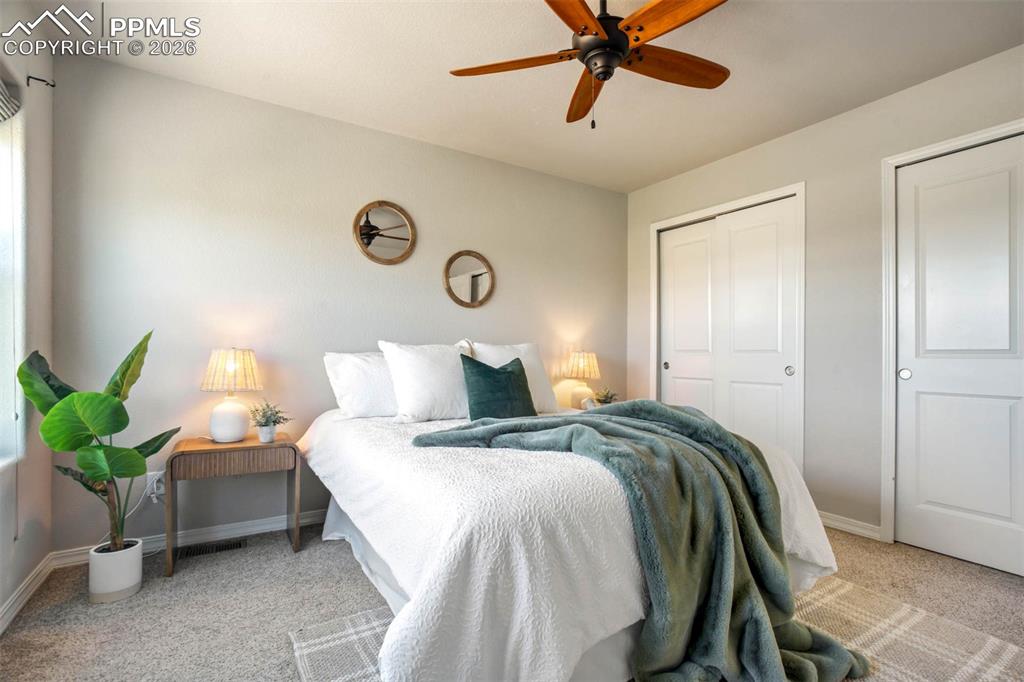 Image 20 of 36: Bedroom