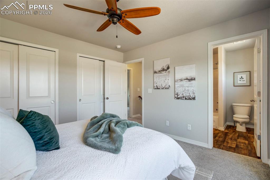 Image 21 of 36: Bedroom