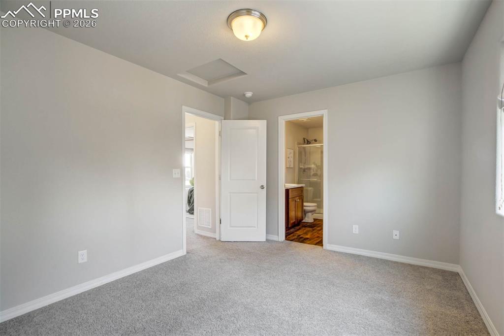 Image 26 of 36: Bedroom