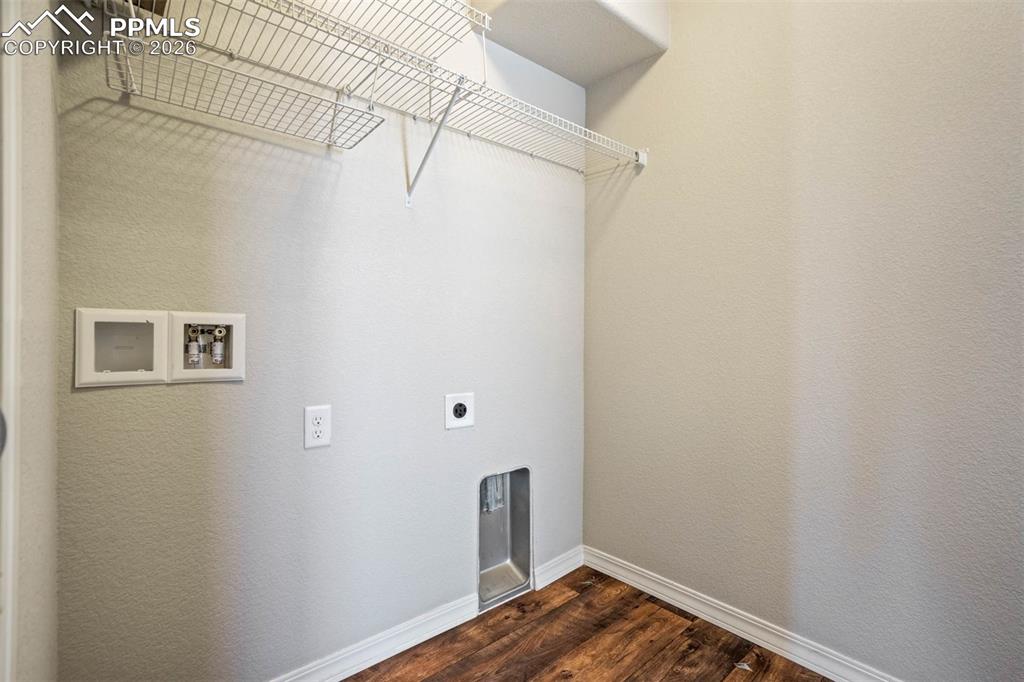 Image 33 of 36: Laundry