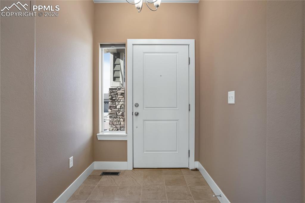 Image 4 of 50: Entry