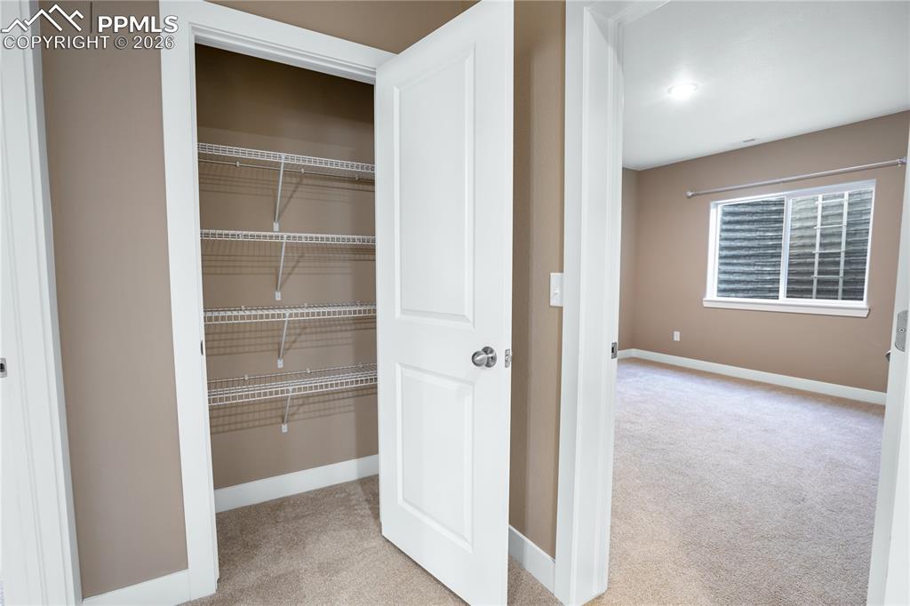 Image 41 of 50: Closet