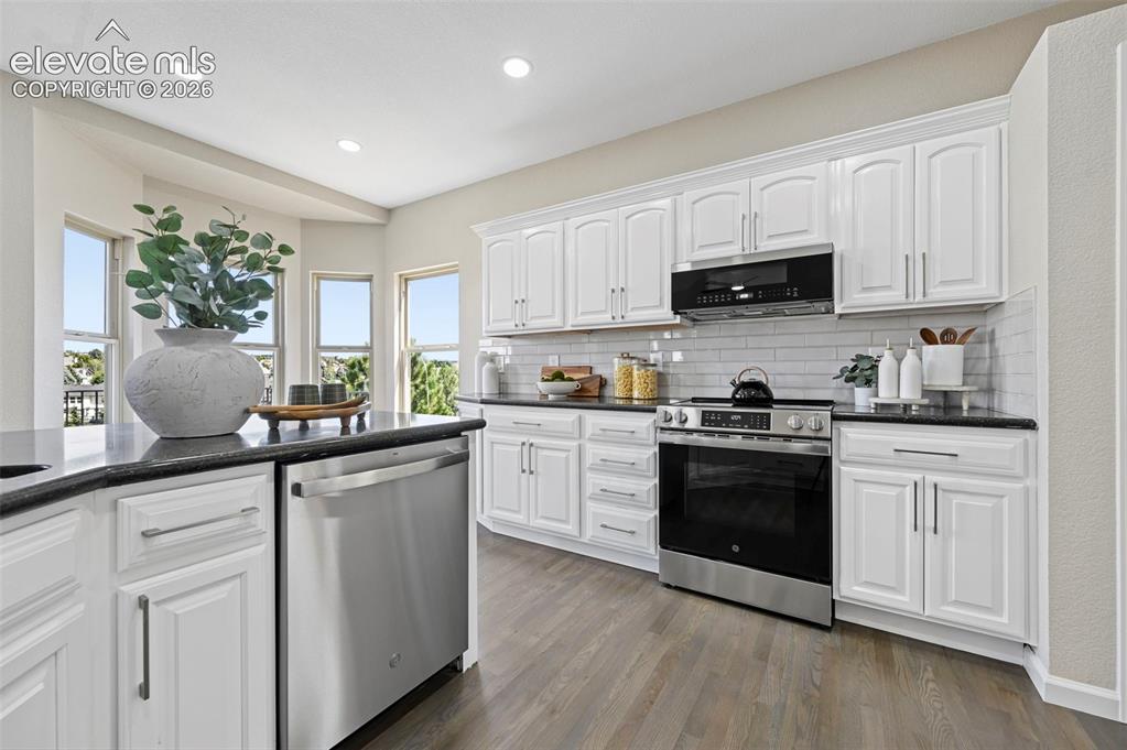 Image 3 of 16: Kitchen