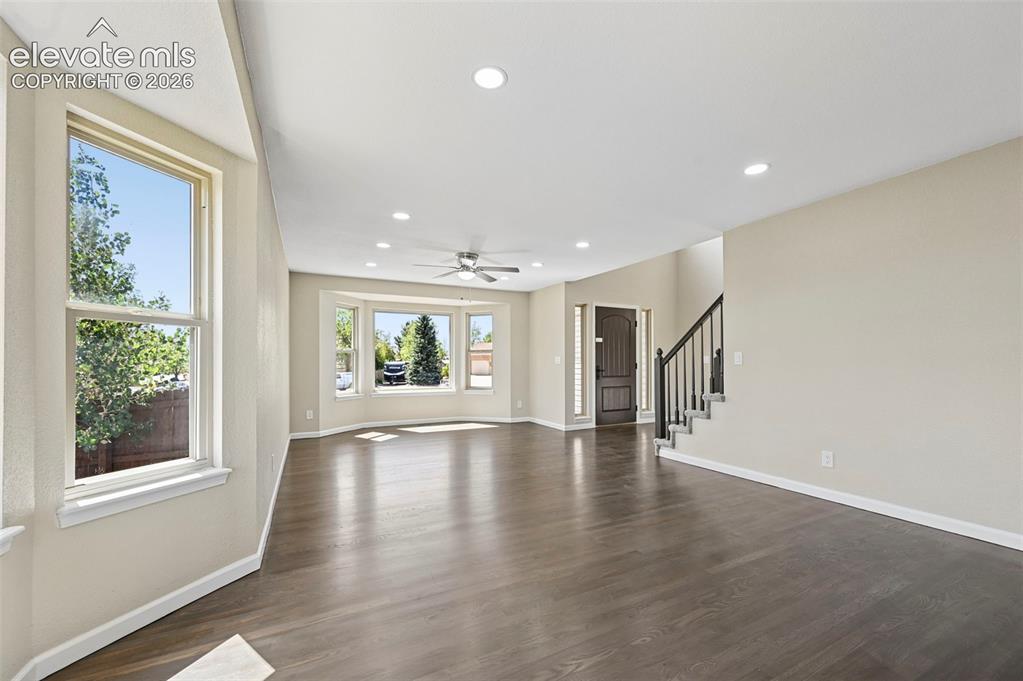 Image 4 of 16: Living Room