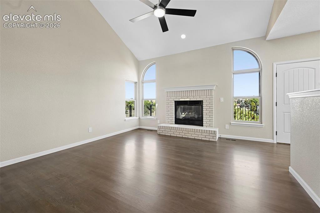 Image 7 of 16: Living Room