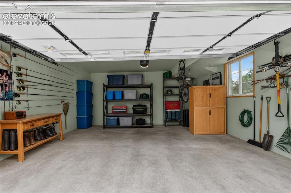 Image 33 of 43: Spacious 2 car garage