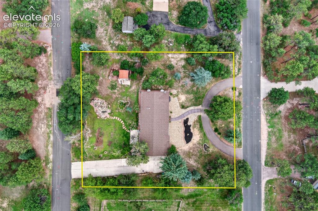 Image 37 of 43: Property Lines are Approximate and not a survey