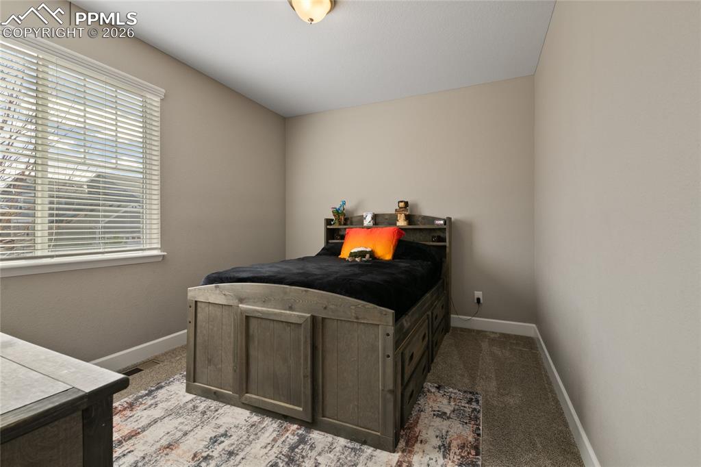 Image 20 of 50: Bedroom