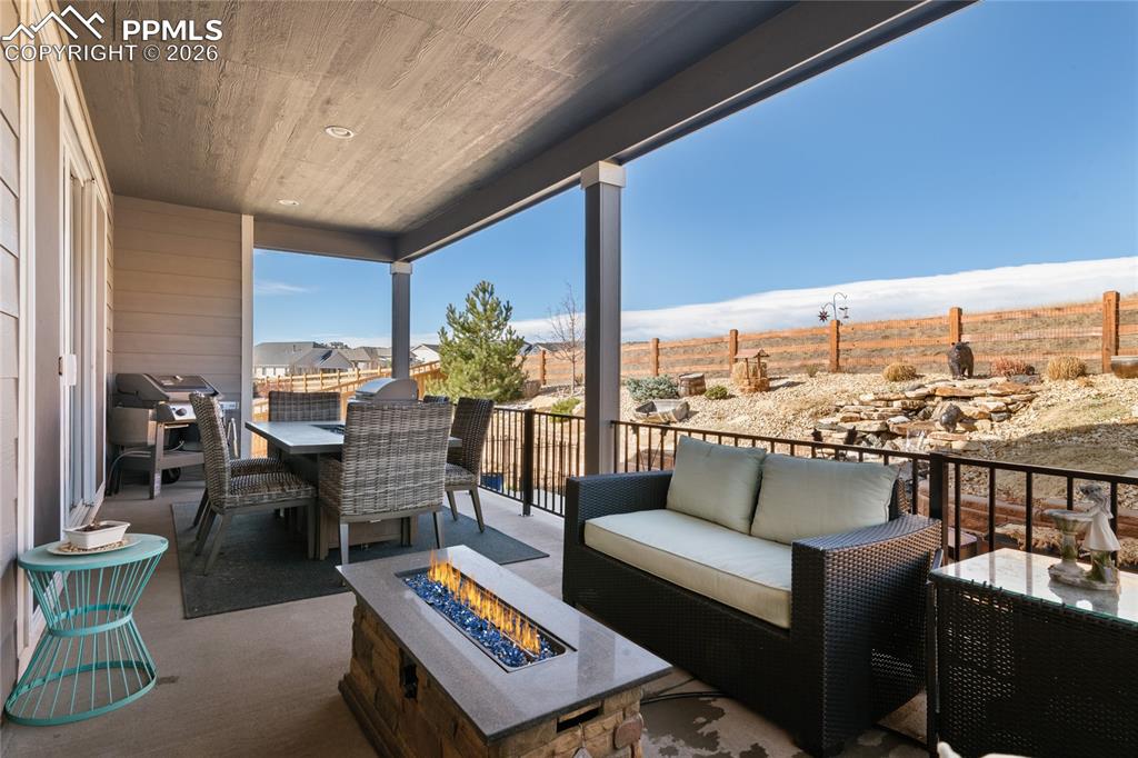 Image 31 of 50: Patio