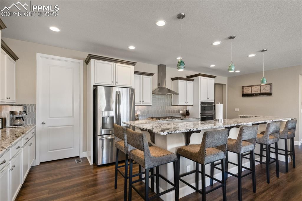 Image 9 of 50: Kitchen