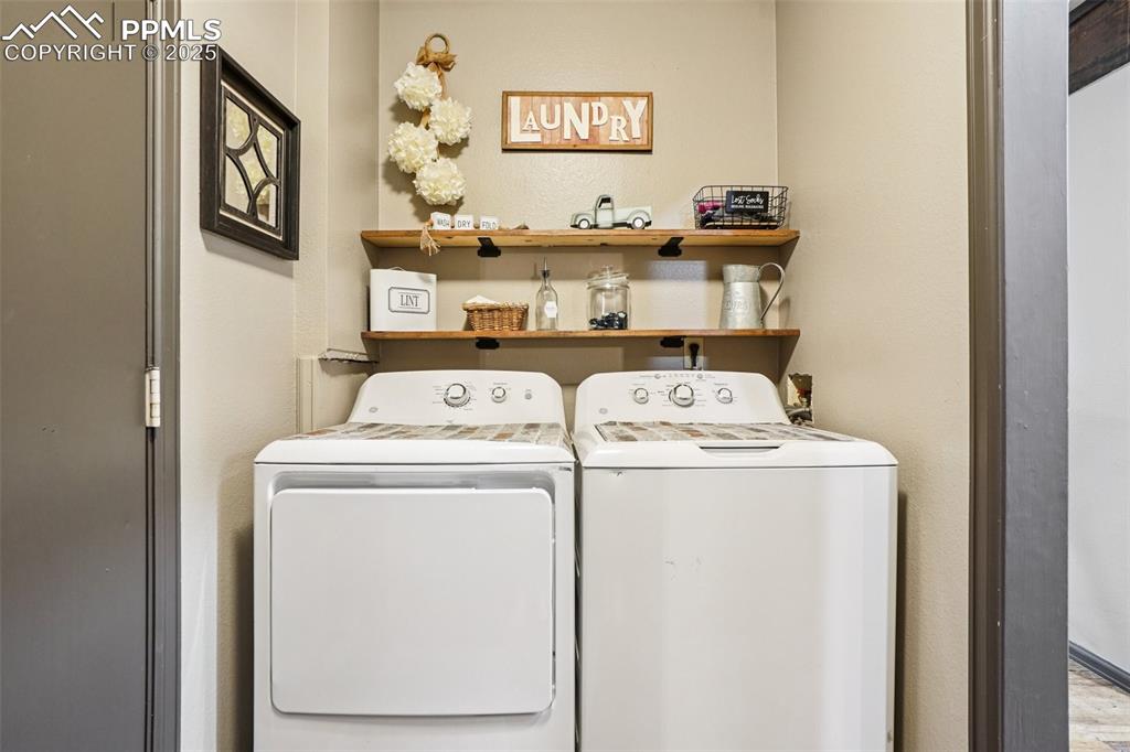 Image 47 of 50: Laundry