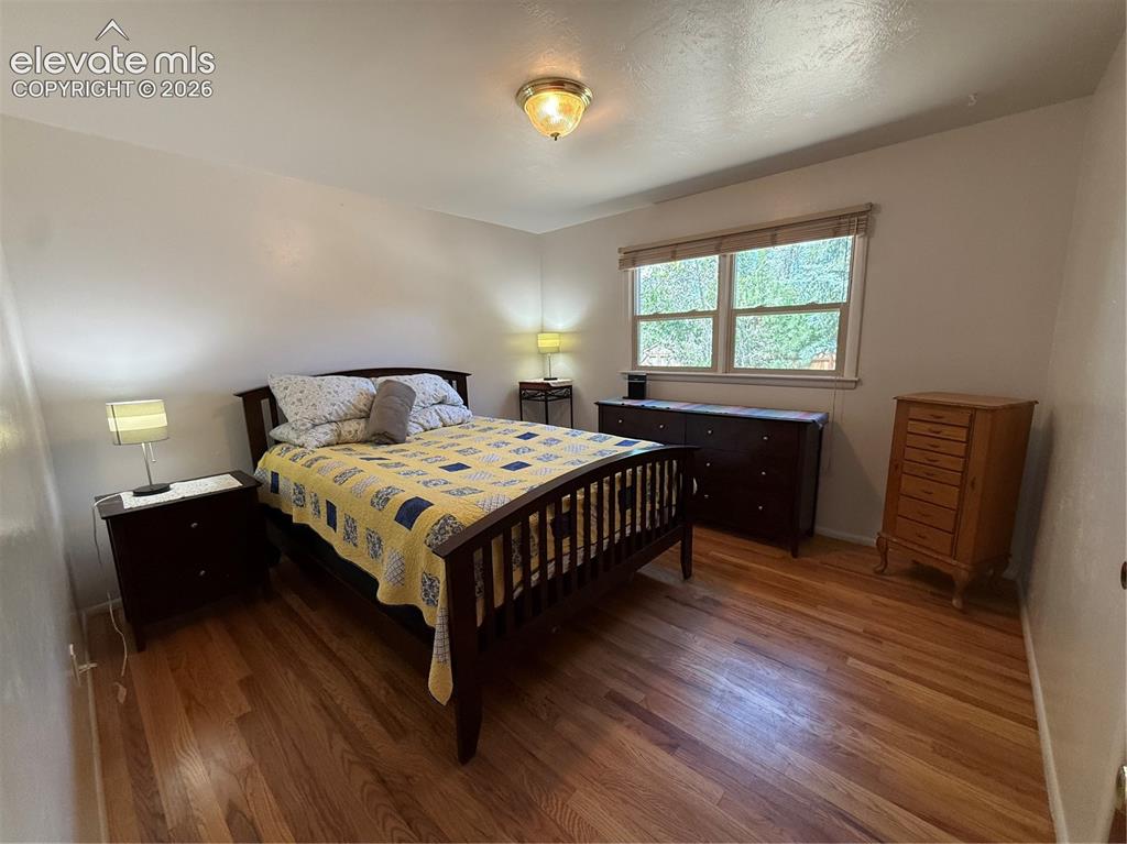 Image 20 of 41: Bedroom