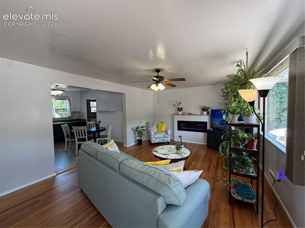 Image 6 of 41: Living Room