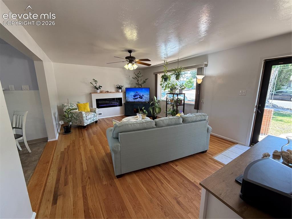 Image 8 of 41: Living Room