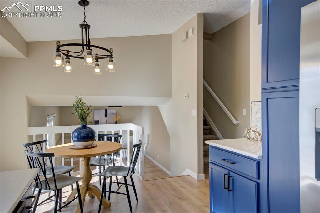 Image 13 of 35: Dining Area