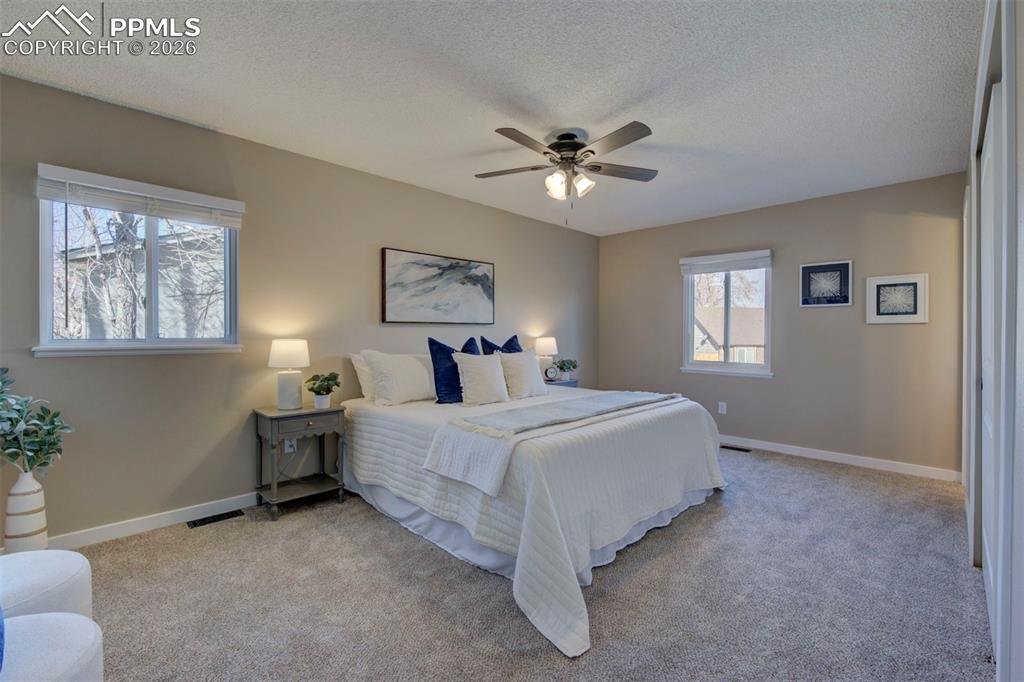 Image 18 of 35: Bedroom