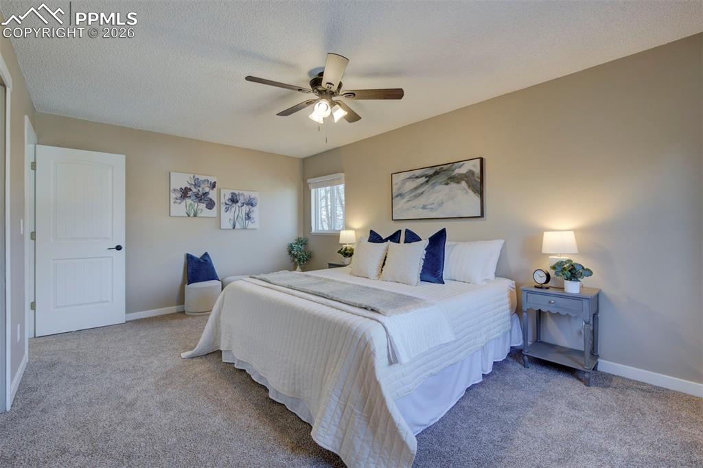 Image 19 of 35: Bedroom