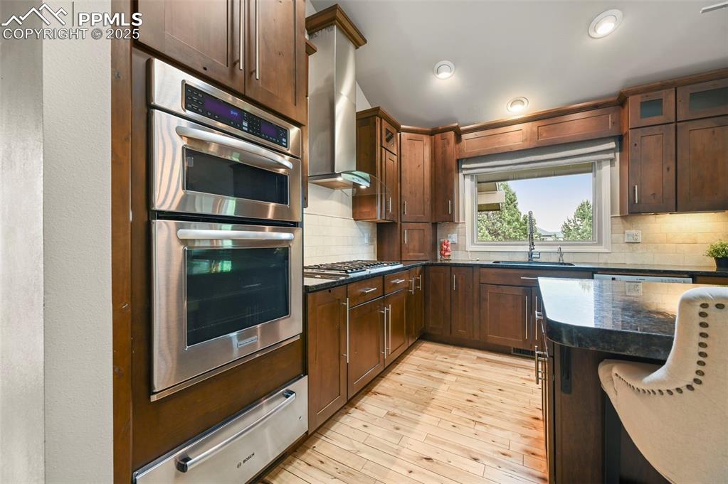 Image 15 of 49: high end appliances