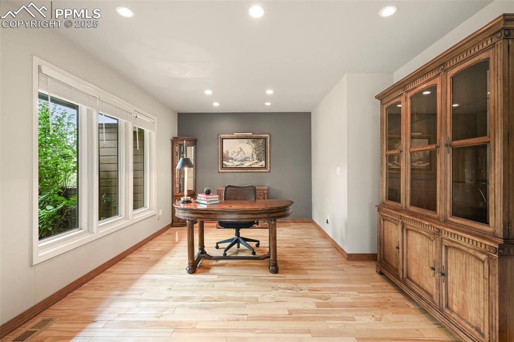Image 21 of 49: This could also be a formal dining room