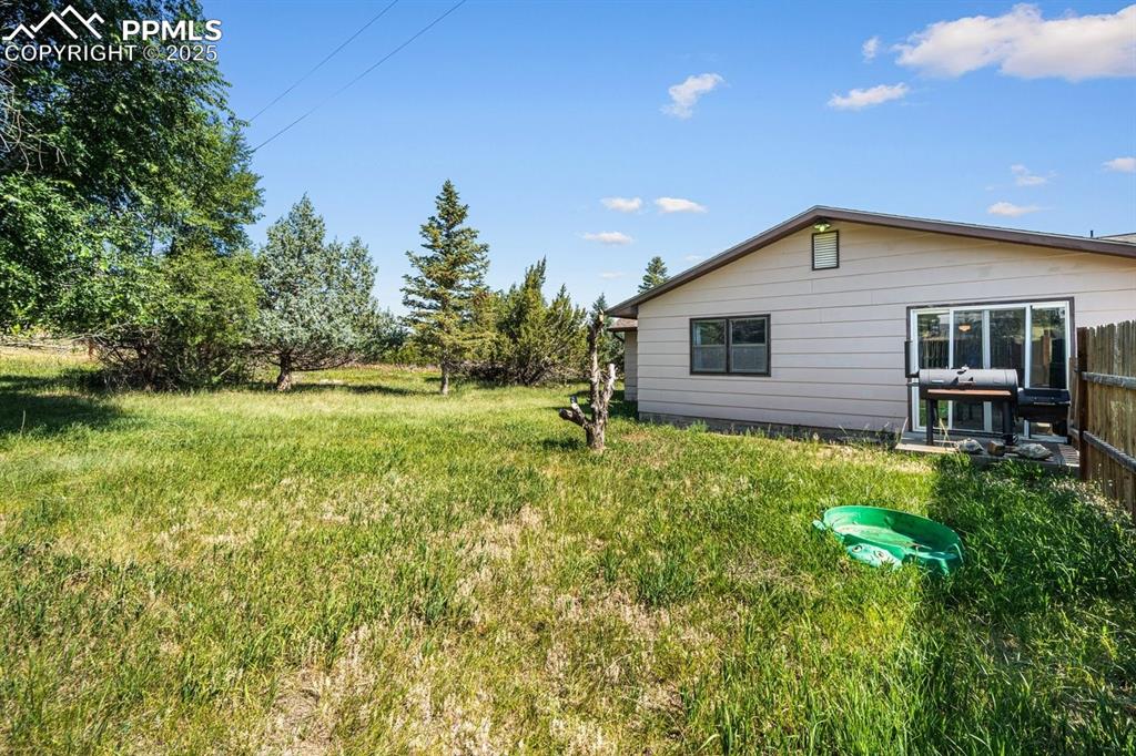 Image 26 of 38: View of yard