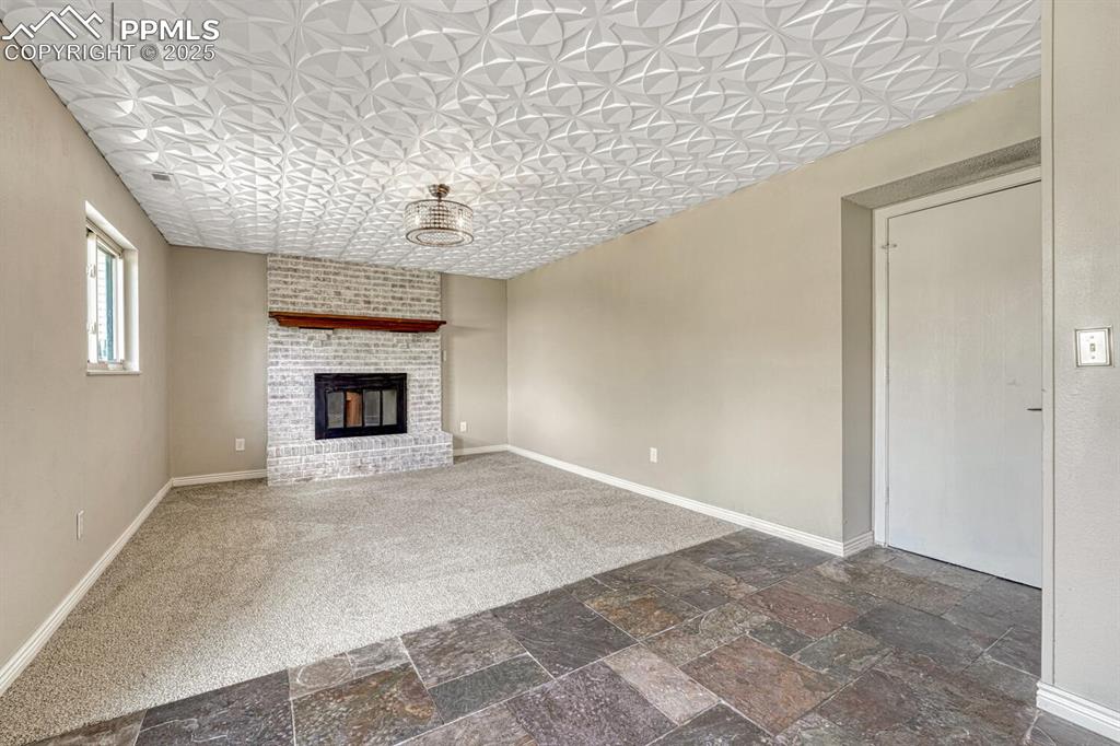 Image 43 of 50: Family Room