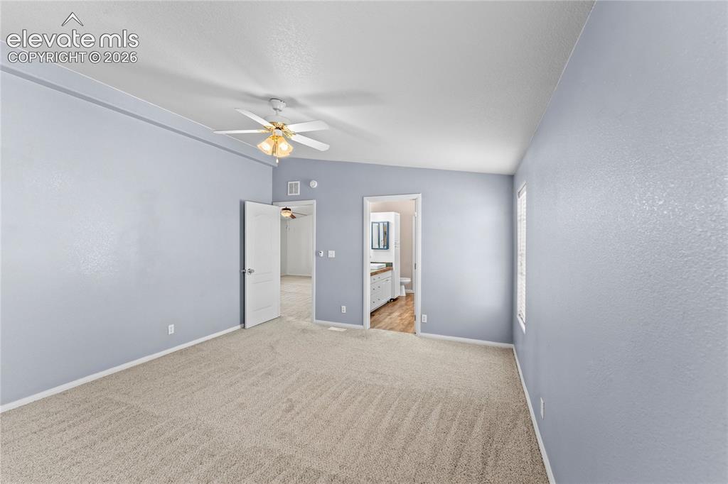 Image 18 of 49: Bedroom