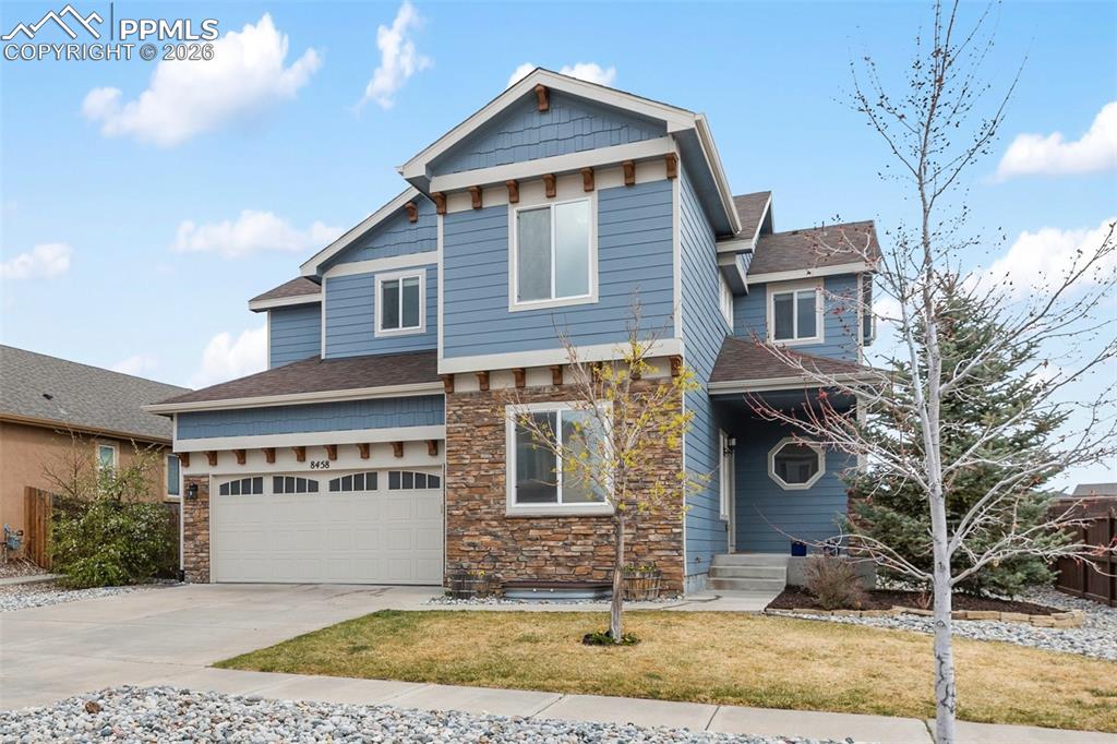 Image 8 of 34: Curb appeal galore!