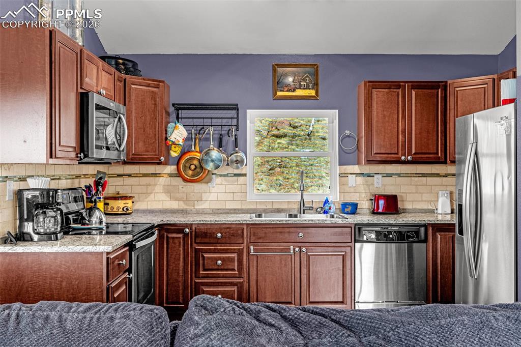 Image 14 of 39: Kitchen
