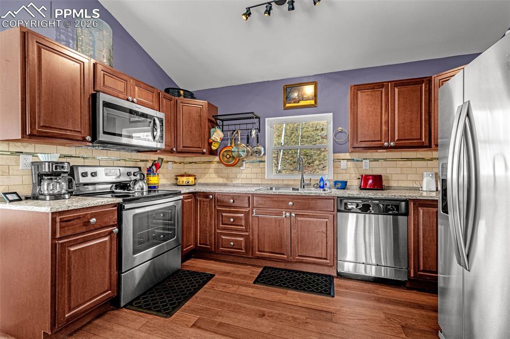 Image 8 of 39: Kitchen