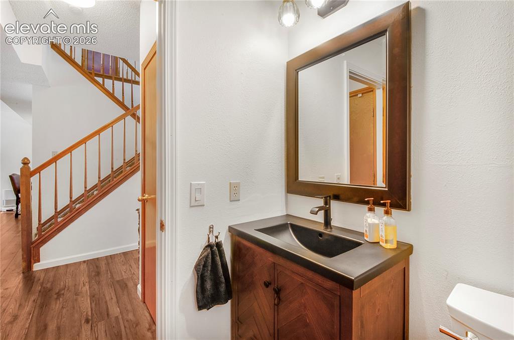 Image 5 of 31: Bathroom
