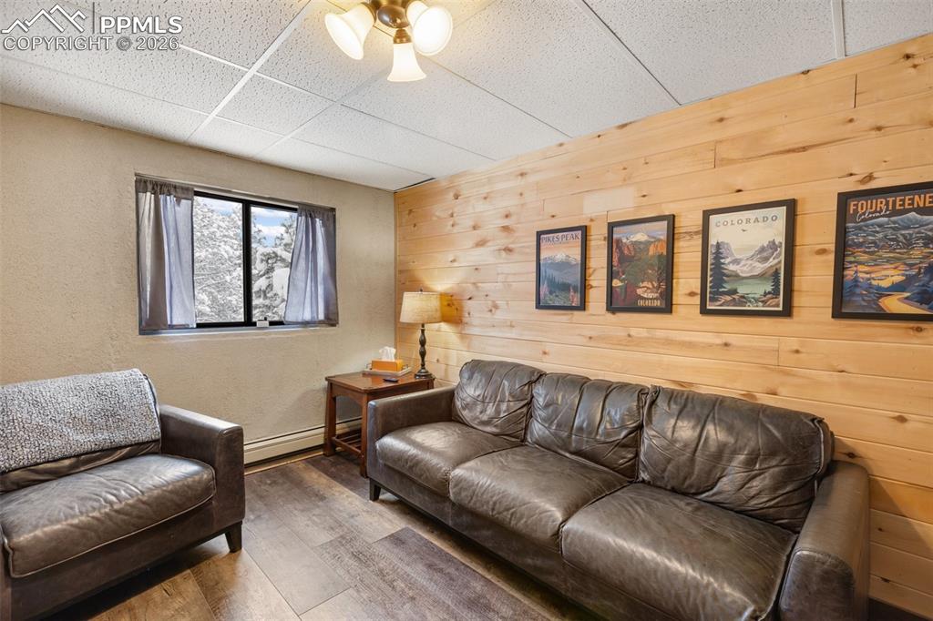 Image 26 of 50: Family Room