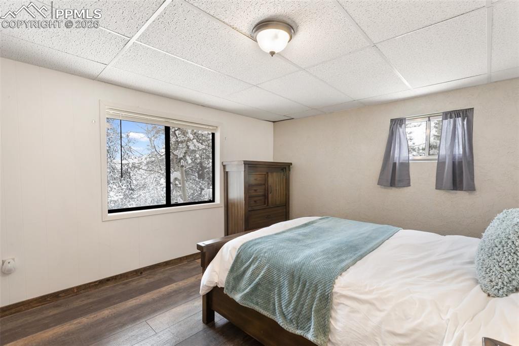 Image 29 of 50: Bedroom