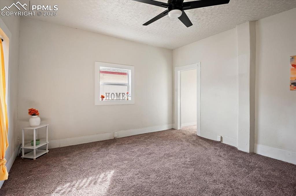 Image 3 of 27: Living Room