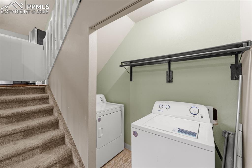 Image 26 of 33: Laundry