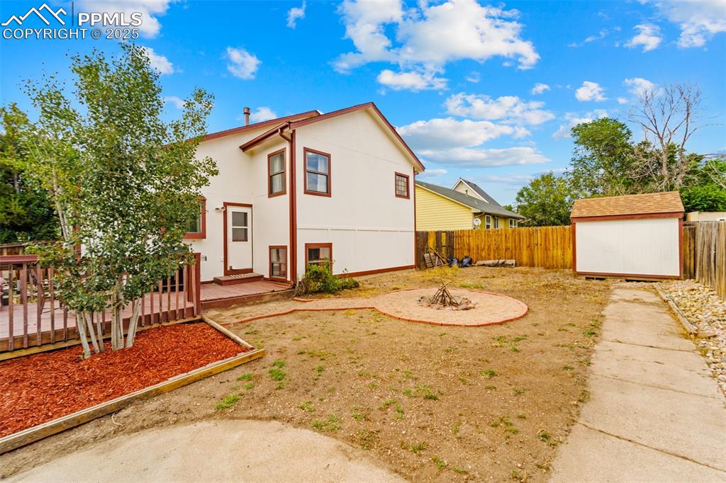 Image 29 of 33: Back of Structure