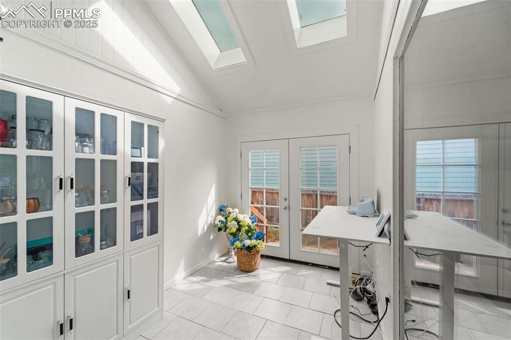 Image 9 of 33: Sun Room