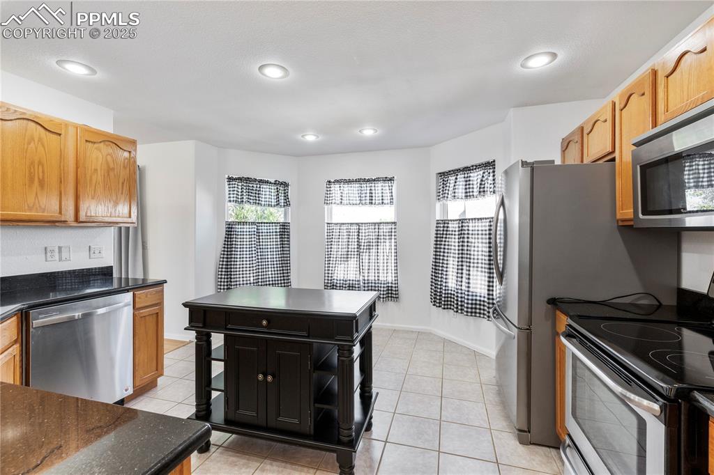 Image 12 of 34: Kitchen