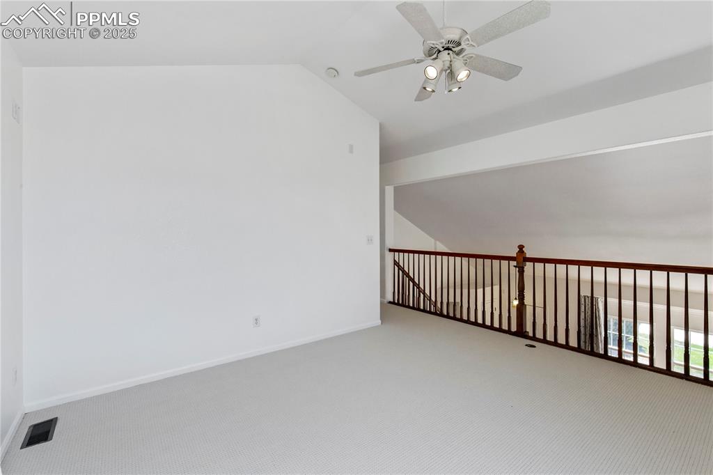 Image 19 of 34: Loft