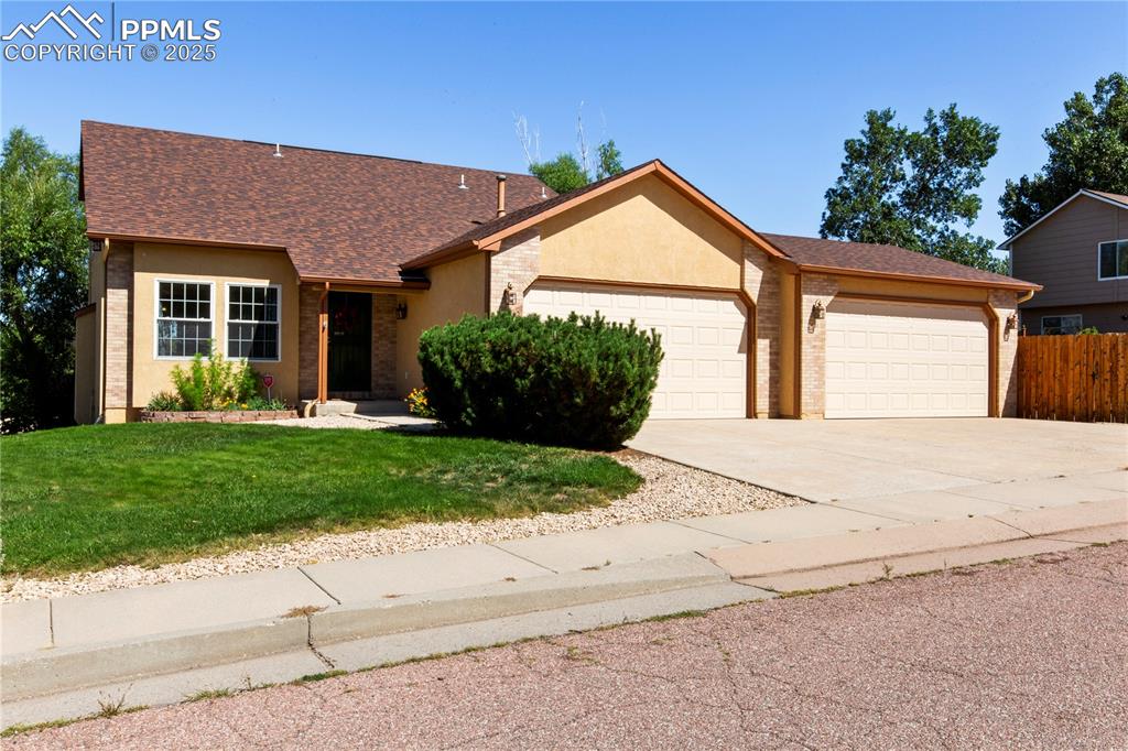 Image 2 of 34: Front of Structure