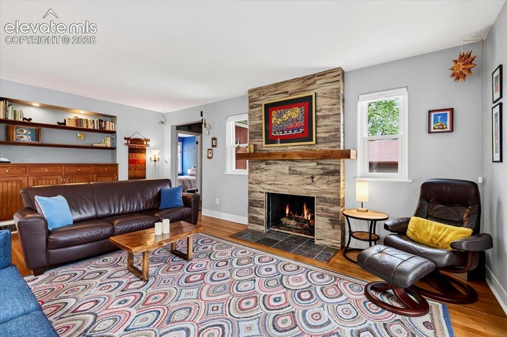 Image 11 of 50: Living Room
