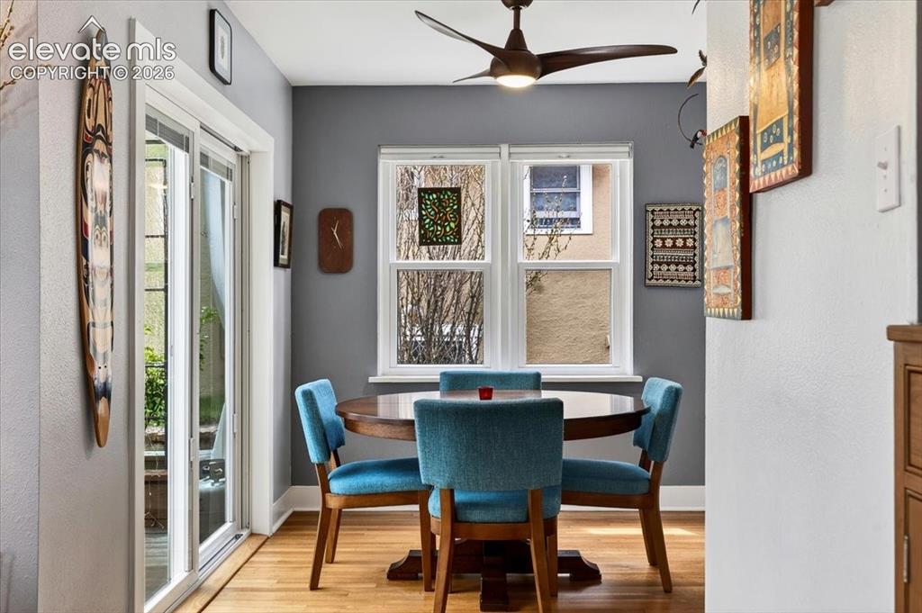 Image 14 of 50: Dining Area