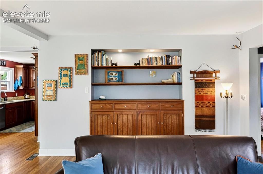 Image 15 of 50: Living Room