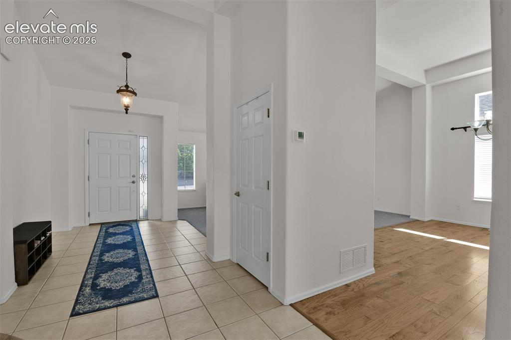 Image 8 of 50: Entry