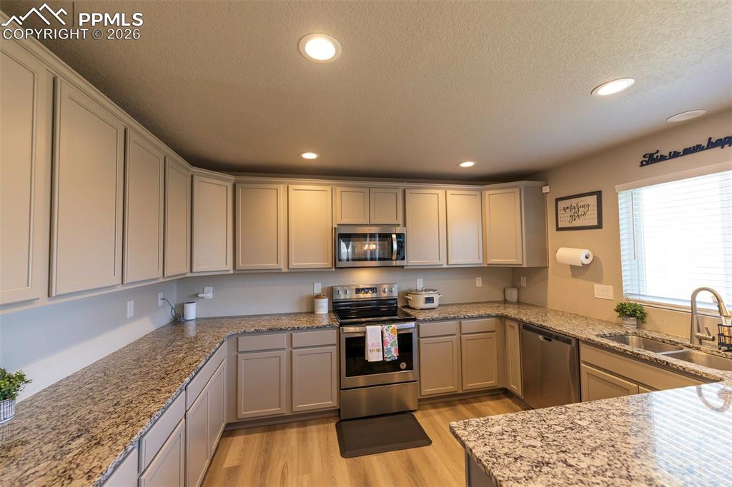 Image 10 of 48: Kitchen