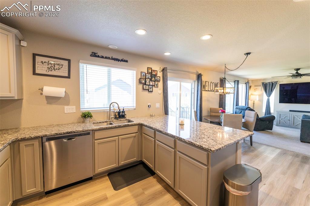 Image 11 of 48: Kitchen